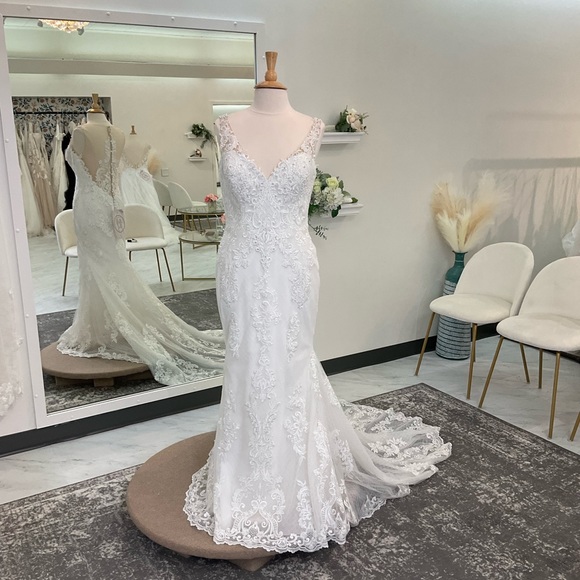 Emily Hart Bridal Fitted Wedding Dress